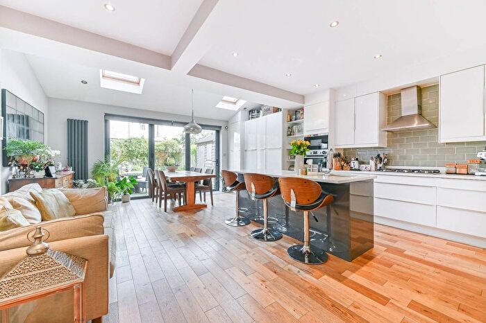 5 Bedroom Terraced House For Sale In Briar Road, Norbury, London, SW16