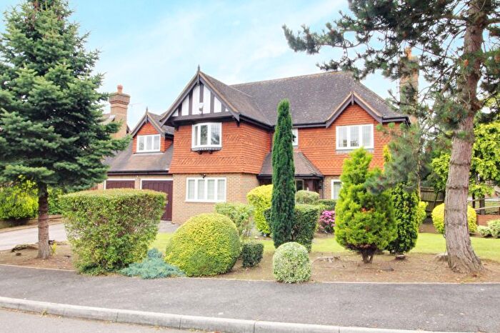 5 Bedroom Detached House To Rent In Nursery Gardens, Goffs Oak, Waltham Cross, EN7