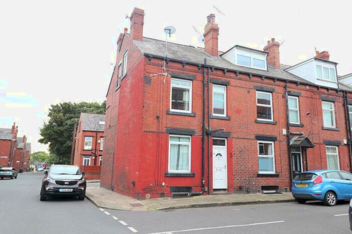 2 Bedroom End Of Terrace House To Rent In Warrels Place Bramley Leeds, LS13