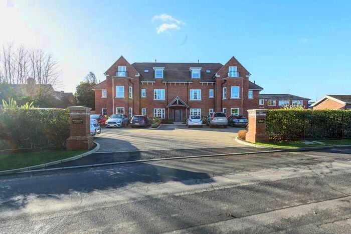 2 Bedroom Apartment To Rent In Grimsdells Lane, Amersham, HP6
