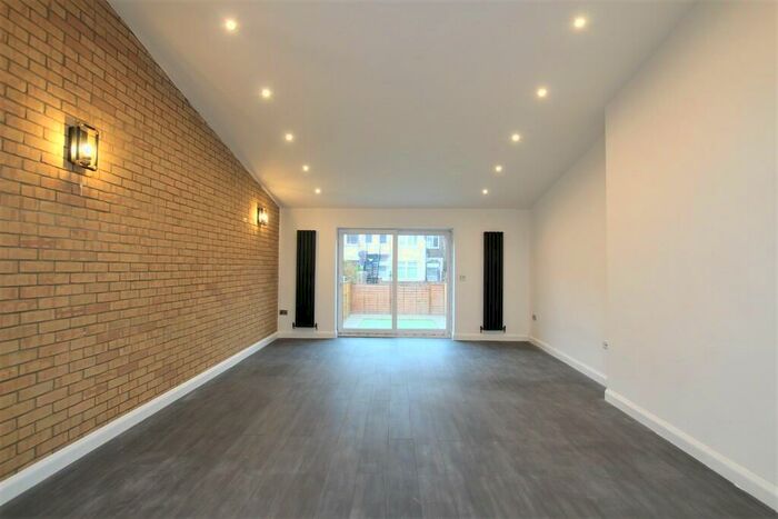 4 Bedroom Terraced House To Rent In Landseer Avenue, East Ham, London, E12