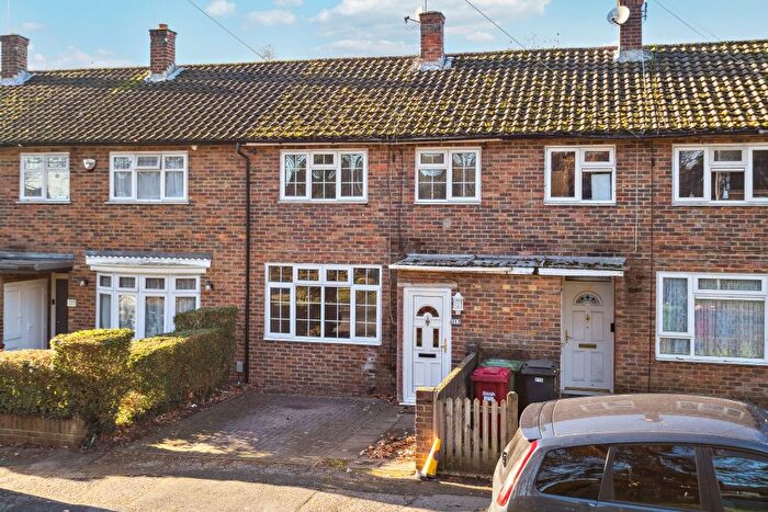 3 Bedroom Terraced House For Sale In Wentworth Avenue, Slough, SL2