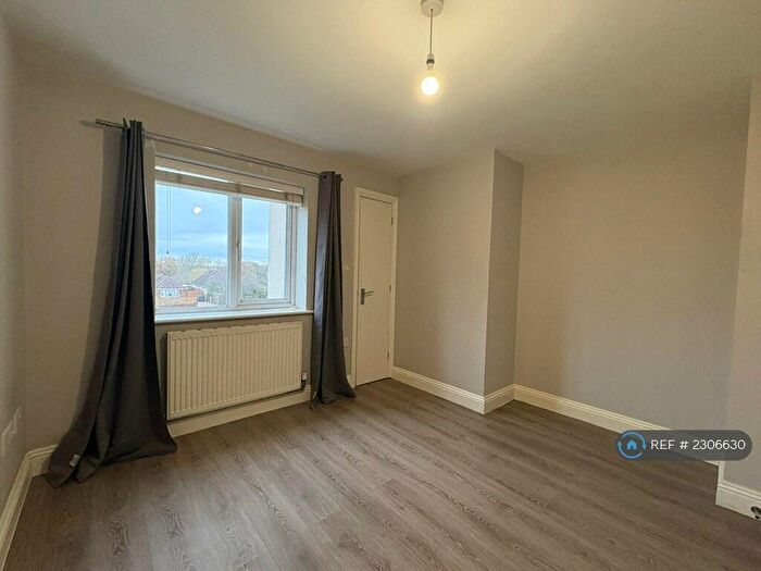 1 Bedroom Flat To Rent In Wimborne Road, Bournemouth, BH11