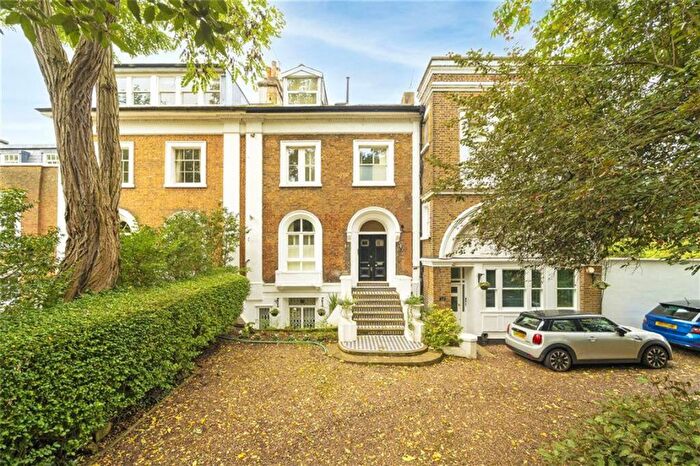 2 Bedroom Flat For Sale In Castelnau, Barnes, SW13
