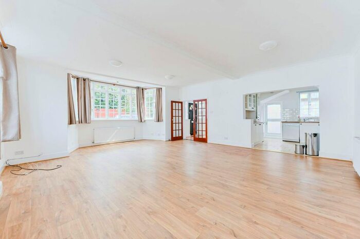 3 Bedroom Flat To Rent In West Street, Harrow On The Hill, Harrow, HA1