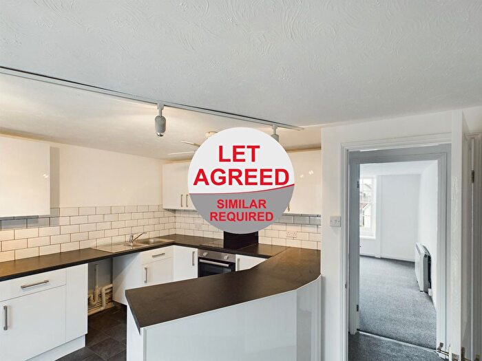 2 Bedroom Flat To Rent In Fisher Street, Paignton, TQ4