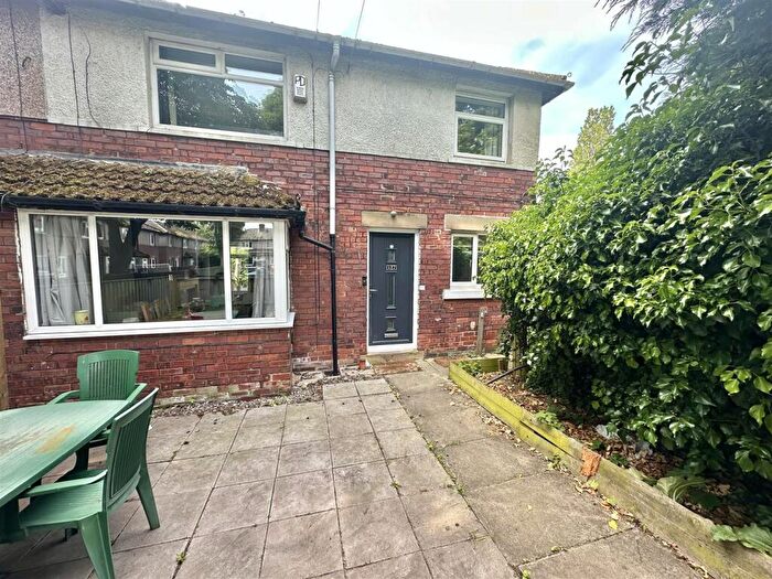 2 Bedroom Semi-Detached House For Sale In Shirley Square, Gomersal, Cleckheaton, BD19