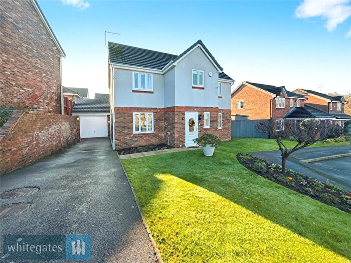 4 Bedroom Detached House For Sale In Parkland View, Lundwood, S71