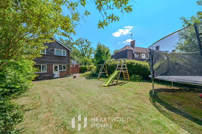 4 Bedroom Detached House For Sale In Sunnydell, St. Albans, AL2