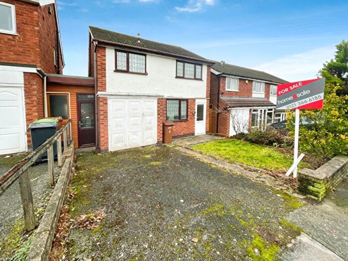 3 Bedroom Detached House For Sale In Berwick Grove, Great Barr, Birmingham, B43