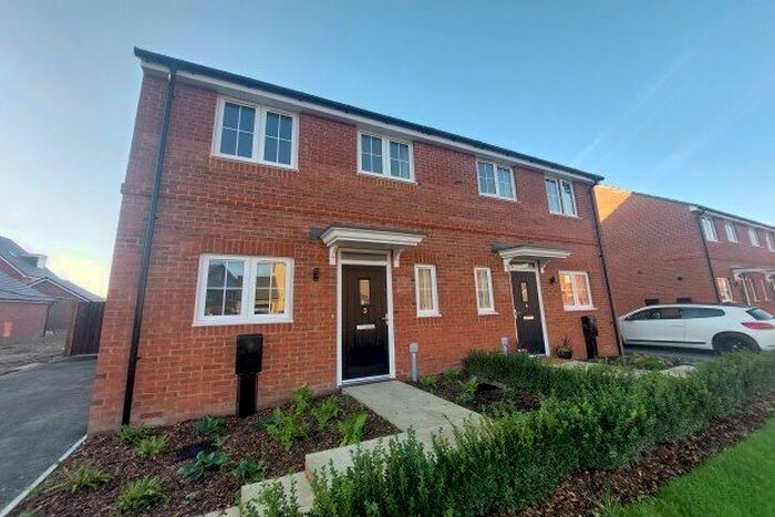 2 Bedroom Semi-Detached House To Rent In Petrel Way, Chichester, PO20