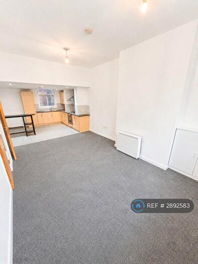 1 Bedroom Flat To Rent In Lower Fold, Stockport, SK6