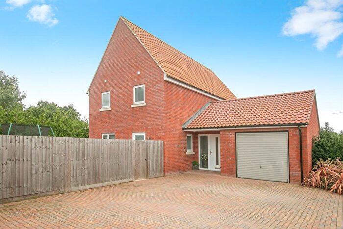4 Bedroom Detached House For Sale In The Oaks, Great Oakley, Harwich, CO12