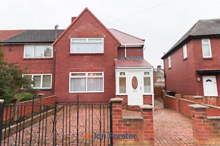 3 Bedroom End Of Terrace House To Rent In Holystone Crescent, Newcastle Upon Tyne, NE7