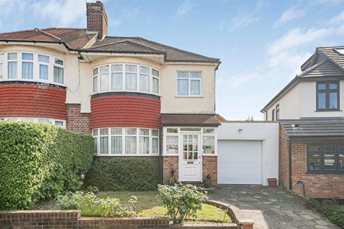 3 Bedroom Semi-Detached House For Sale In Langford Crescent, Cockfosters, EN4