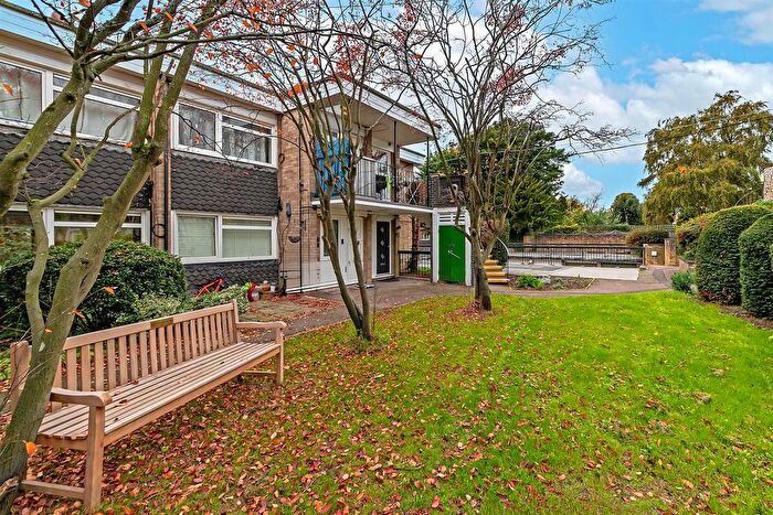 1 Bedroom Flat For Sale In Sopwell Lane, St. Albans, AL1