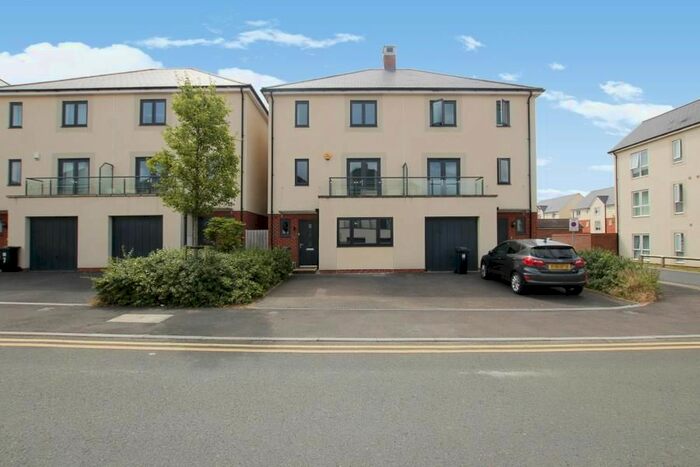 6 Bedroom Semi-Detached House To Rent In Slade Baker Way, Bristol, BS16