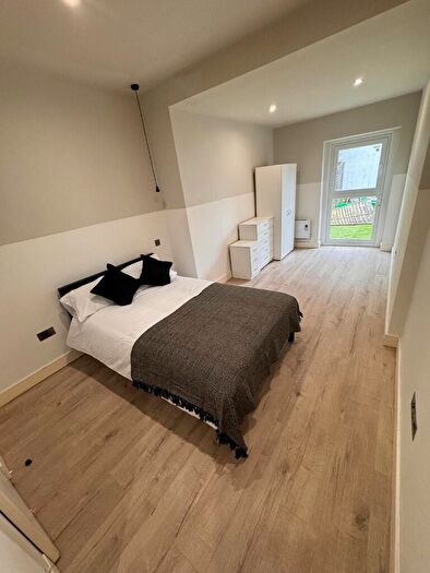 Studio To Rent In Estcourt Road, London, SE25