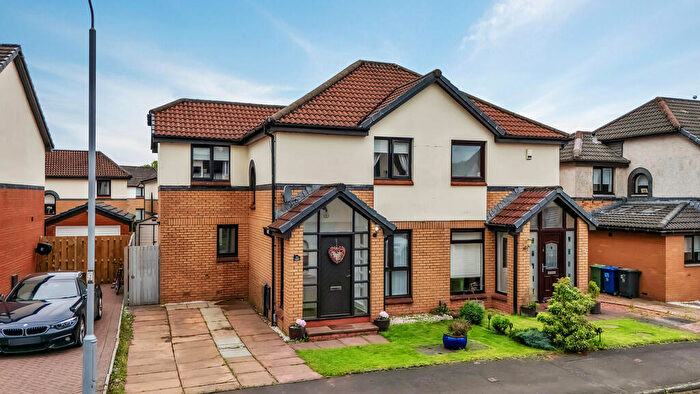 3 Bedroom Semi-Detached House For Sale In Garnie Avenue, Erskine, PA8