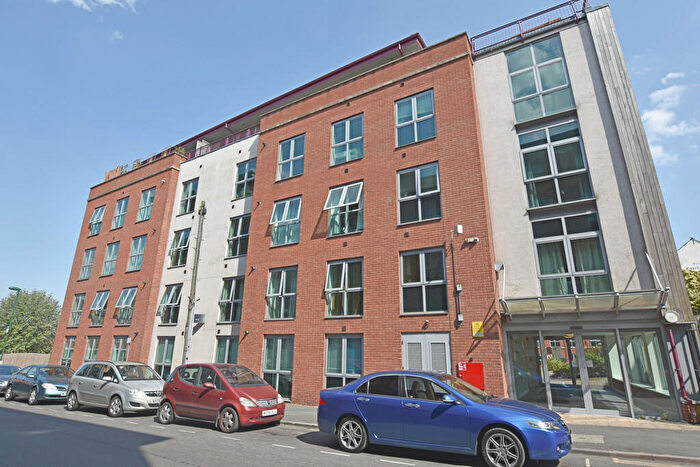 2 Bedroom Flat For Sale In Raleigh Street, Nottingham, NG7