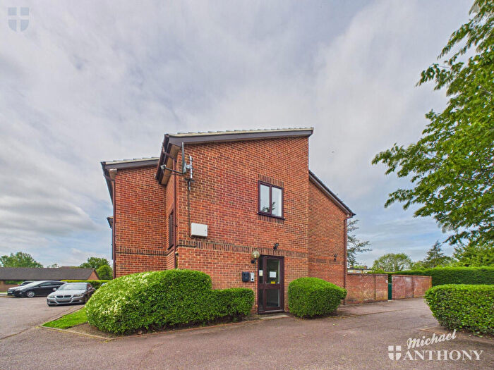 1 Bedroom Flat For Sale In Poets Chase, Aylesbury, HP21