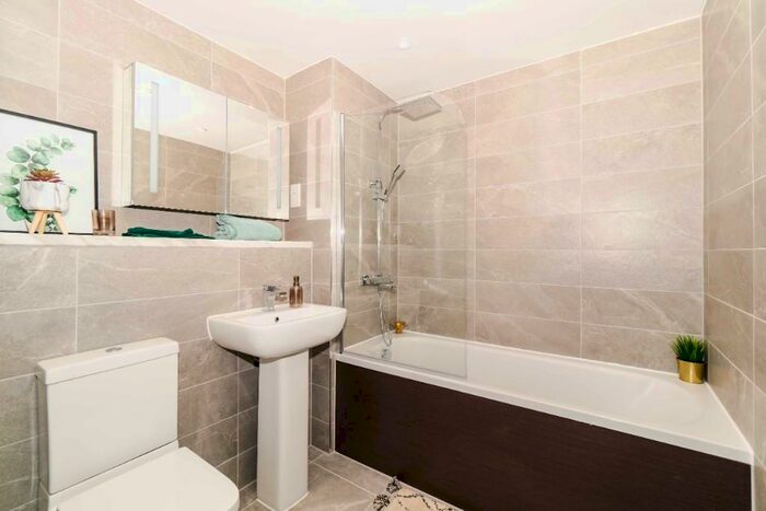 1 Bedroom Apartment To Rent In The Summit, L8