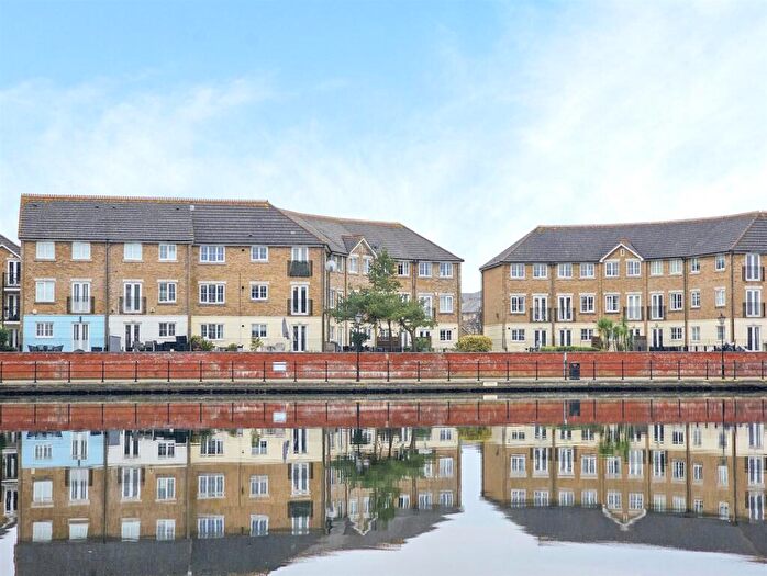 1 Bedroom Flat For Sale In Long Beach View, Eastbourne, BN23
