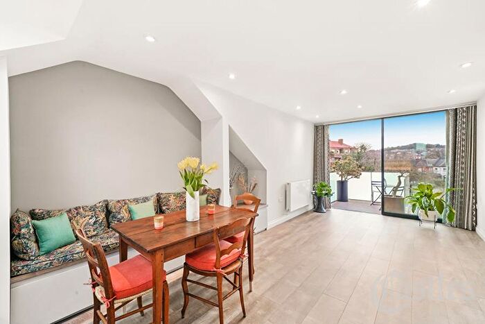 1 Bedroom Apartment To Rent In Harefield Road, Crouch End, N8