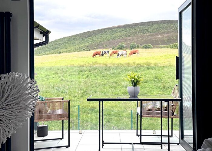 5 Bedroom Detached House For Sale In Swineshaw Road, Stalybridge, SK15