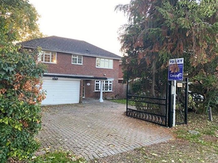 4 Bedroom Detached House To Rent In Royal Avenue, Worcester Park, KT4