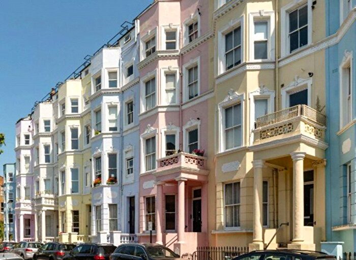 2 Bedroom Flat To Rent In Colville Houses, London, W11