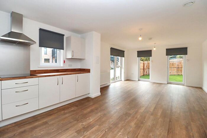 2 Bedroom End Of Terrace House To Rent In Kilpatrick Grove, Edinburgh, EH6