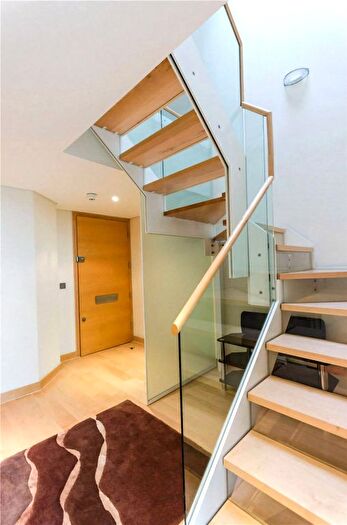 3 Bedroom Flat To Rent In Tea Trade Wharf, Shad Thames, London, SE1