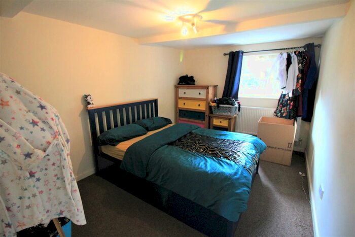 2 Bedroom Semi-Detached Bungalow To Rent In The Street, Norwich, NR13