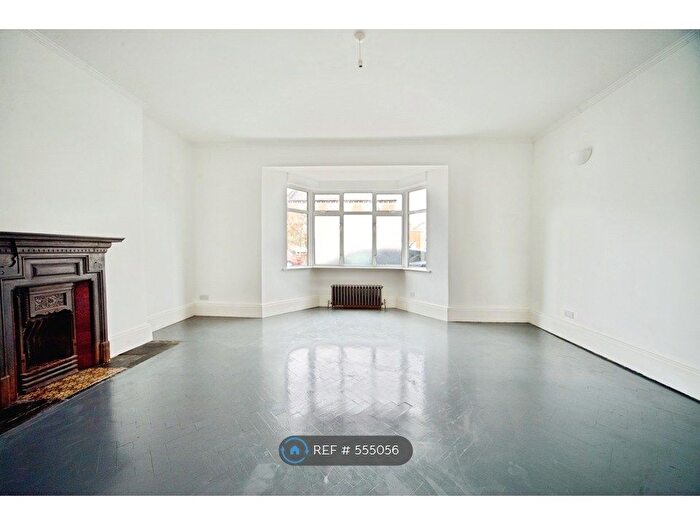 2 Bedroom Flat To Rent In Alexandra Road, London, N8