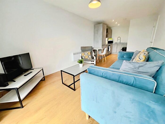 2 Bedroom Flat To Rent In Atkinson Street, Hunslet, Leeds, West Yorkshire, Uk, LS10