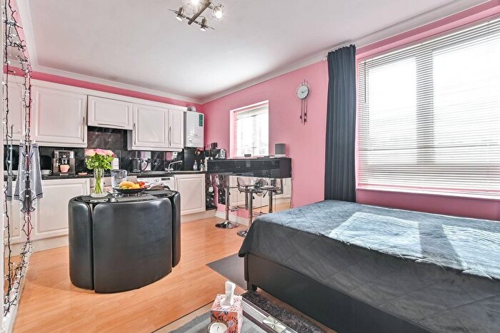 1 Bedroom Flat For Sale In Church Street, St John's Wood, London, NW8