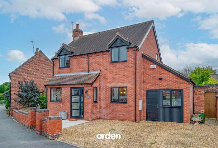 3 Bedroom Detached House For Sale In High Street, Feckenham, B96