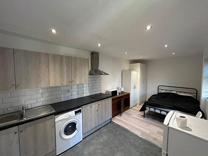 1 Bedroom Studio To Rent In Southall, UB2