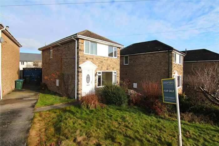 3 Bedroom Detached House For Sale In Cornwall Avenue, Silsden, BD20