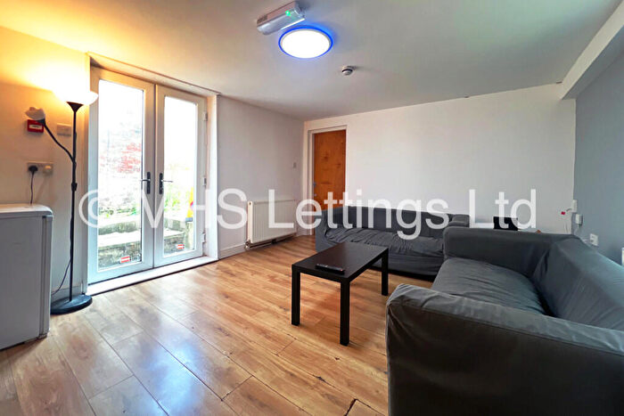 5 Bedroom Flat To Rent In A Cardigan Road, Leeds, LS6