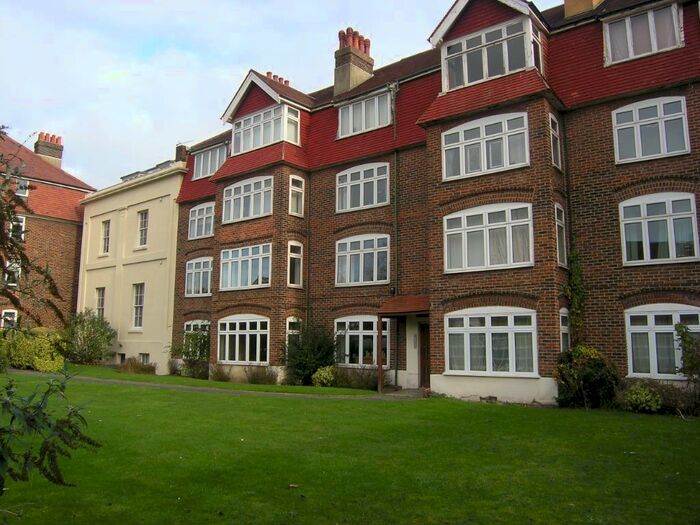 4 Bedroom Flat To Rent In Devonshire Road, Polygon, Southampton, SO15