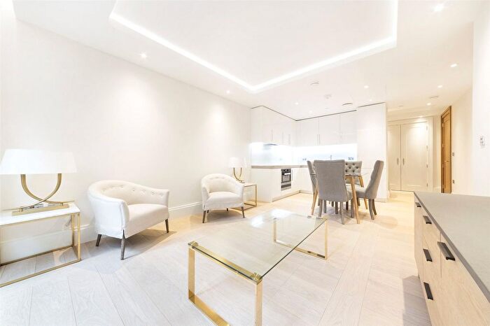 1 Bedroom Flat To Rent In Savoy House, Strand, London, WC2R
