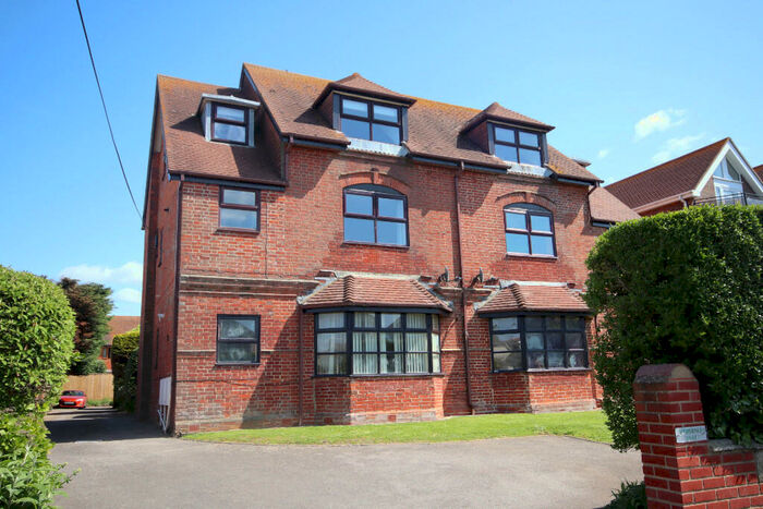 2 Bedroom Flat To Rent In Keyhaven Road, Milford On Sea, SO41