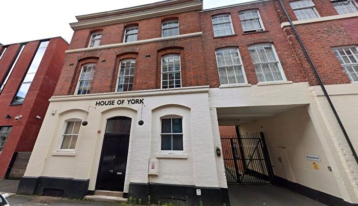 2 Bedroom Flat To Rent In Charlotte Street, Birmingham, West Midlands, B3