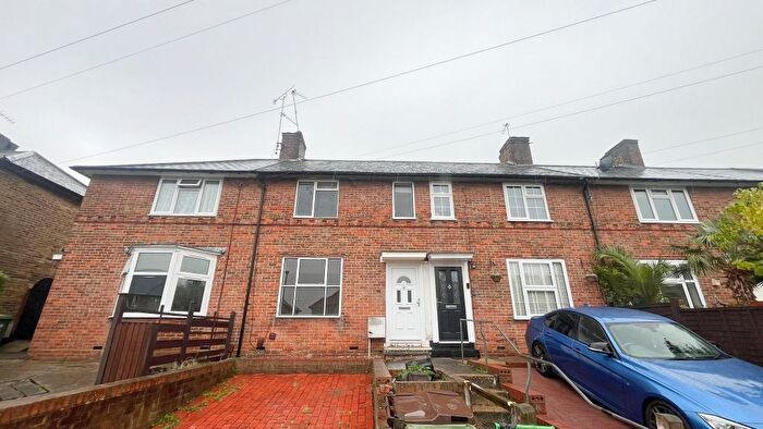 2 Bedroom Terraced House For Sale In Halesowen Road, Morden, SM4