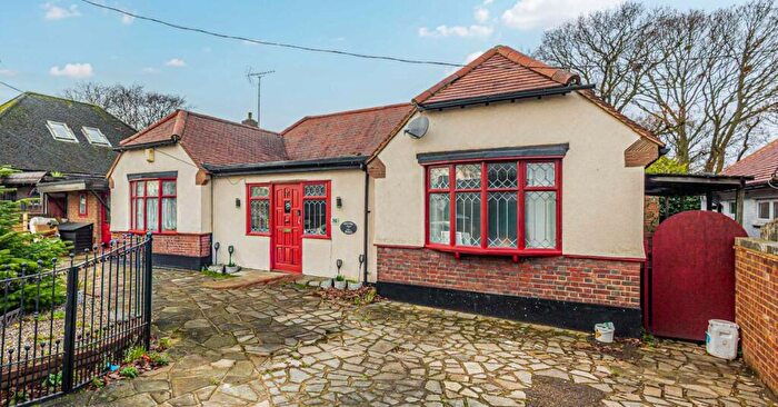 7 Bedroom Chalet For Sale In Park Avenue, Leigh-on-Sea, Essex, SS9