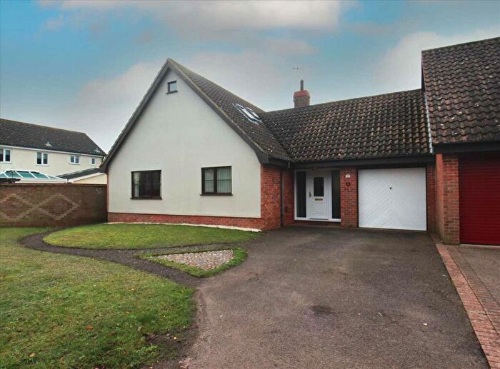 5 Bedroom Link Detached House For Sale In Heathfield, Martlesham Heath, IP5