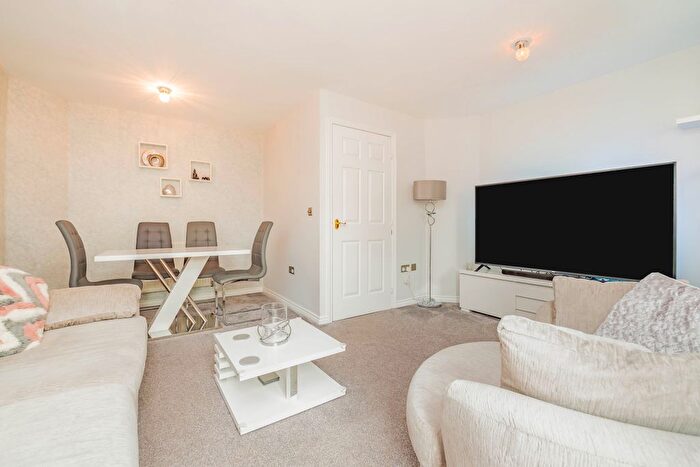 3 Bedroom Property To Rent In Oakwood Grove, Manchester, M26