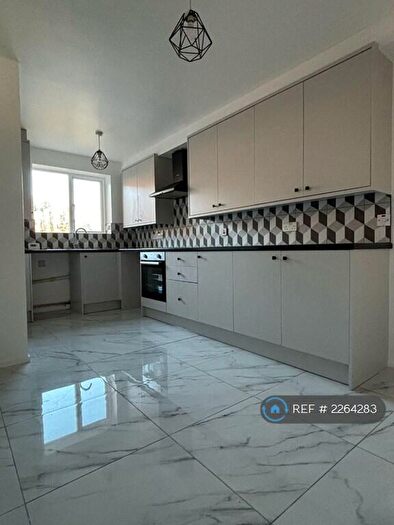 3 Bedroom Semi-Detached House To Rent In Holborough Road, Snodland, ME6